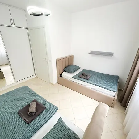 2 Bedroom 1122