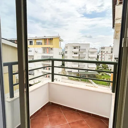 2 Bedroom 1122 Apartment
