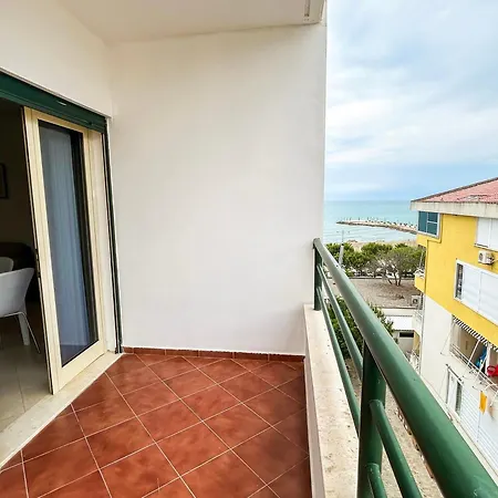 2 Bedroom 1122